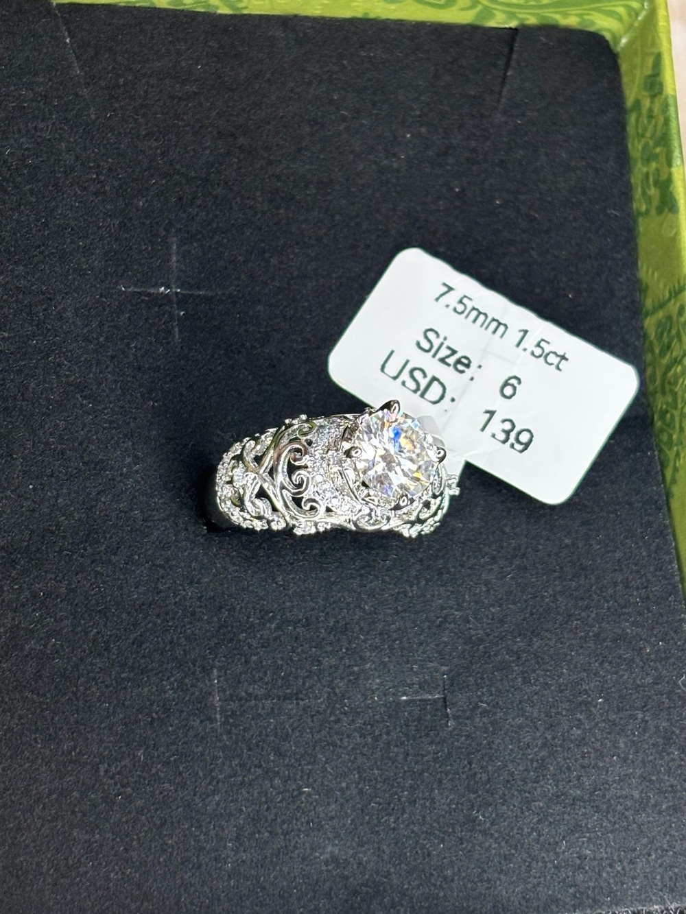 Sterling Silver moissanite ring - Size 6